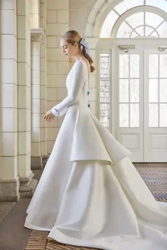 Sareh Nouri - Last First Kiss | Sareh Nouri Sareh Nouri Wedding Dress, Sareh Nouri Bridal, Sareh Nouri, Long Sleeve Wedding Gowns, Timeless Wedding Dress, Wedding Gowns With Sleeves, Kleinfeld Bridal, A Line Wedding Dress, Bateau Neck