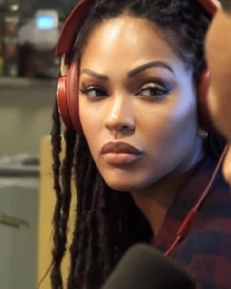 Meagan Good Meagan Good Fashion, 90s Fine Black Women, Megan Good 2000s, Megan Goode, Meghan Good, Rihanna Face, Janet Jackson Videos, 90s Beauty, 2000s Photoshoot