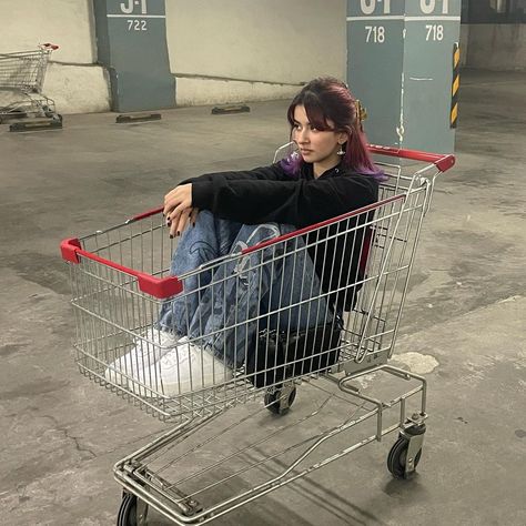 Shopping Cart Photoshoot, Camera Poses, Shopping Aesthetic, Photoshoot Inspo, Insta Inspo, Insta Photo Ideas, Photoshoot Poses, Pose Reference, Girls Night