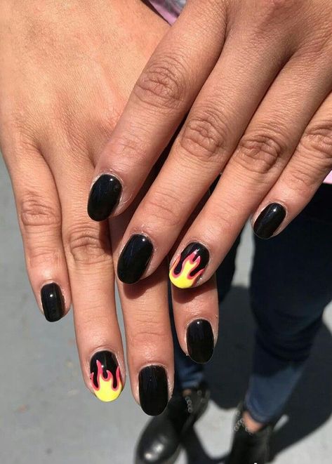 Black Nails Inspiration Short, Nails Fuego, Rocker Nails, Band Nails, Art Guide, Punk Nails, Grunge Nails, Simple Acrylic Nails, Short Acrylic Nails Designs