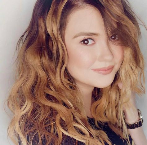 Angelica Panganiban <3 Angelica Panganiban, Star Magic, New Hairstyle, Live Streaming, New Hair, Fashion Models, Hairstyles, Actresses, Long Hair Styles