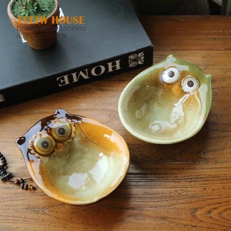 Owl Pottery, Owl Plate, Mushroom Crafts, Owl Artwork, Pottery Animals, Owl Wall Art, Owl Plush, Pottery Videos, Store Jewelry