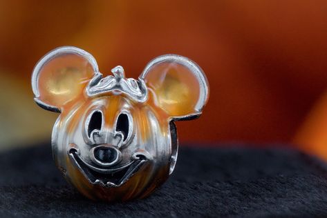 It's spooky season 🎃👻 Pandora's Disney Mickey Mouse Pumpkin Charm is perfect for Halloween. Available now at Bogart's Jewellers! Mouse Pumpkin, Mickey Mouse Pumpkin, Pandora Disney, Disney Mickey Mouse, Spooky Season, Pandora Charms, Disney Mickey, Piggy Bank, Charms