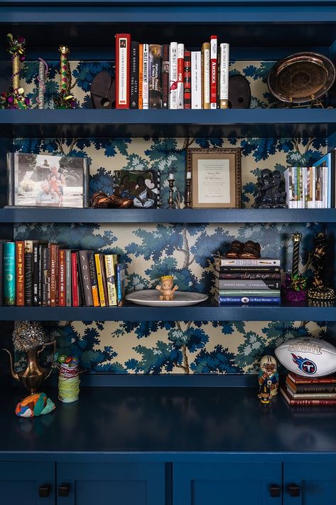 Pottery Barn Office, Wallpaper Bookshelf, Blue Bookcase, Painted Bookshelves, Styling Shelves, Beach House Interior Design, Dining Room Cozy, With Wallpaper, Piano Room