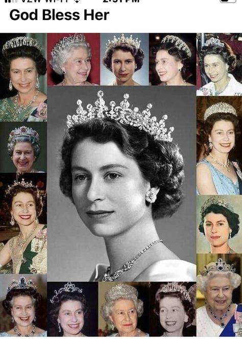 Ratu Elizabeth, Pictures Of Queen Elizabeth, Royal Crown Jewels, Queen Mum, Rainha Elizabeth Ii, English Royal Family, Reine Elizabeth Ii, Royal Crowns, Royal Family England