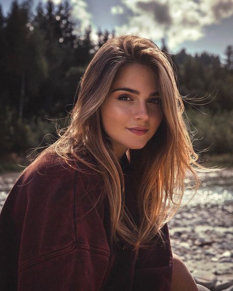 Jessy Hartel on Instagram: “1/2 or 3? #vote  Stone Island. Photos by @kai.boet ~werbung” Pose Fotografi, Photographie Portrait Inspiration, Model Pose, Portrait Photography Women, Model Poses Photography, Fashion Photography Poses, Portrait Photography Poses, Photography Poses Women, Portrait Poses