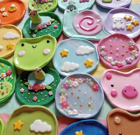 Diy Trinket Box, Play Dough Crafts, Dough Ideas, Craft Market Display, Diy Dish, Affordable Aesthetic, Clay Diy Projects, Clay Crafts Air Dry, Pottery Crafts