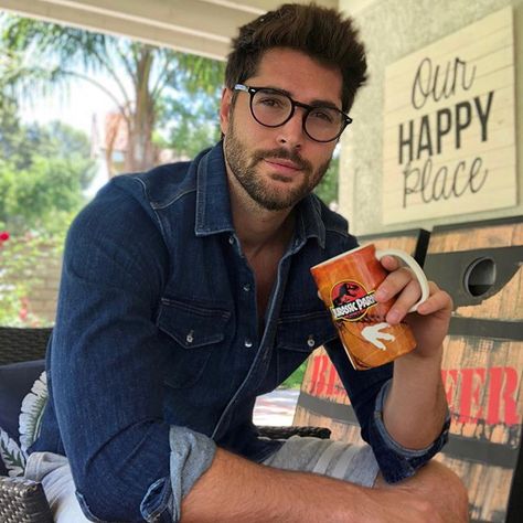 Nick Kai Rhodes, Old Money Summer Outfits Men, Old Money Summer Outfits, Kemeja Denim, Long Haired Men, Liz Tomforde, Man Glasses, Old Money Summer, Nick Bateman