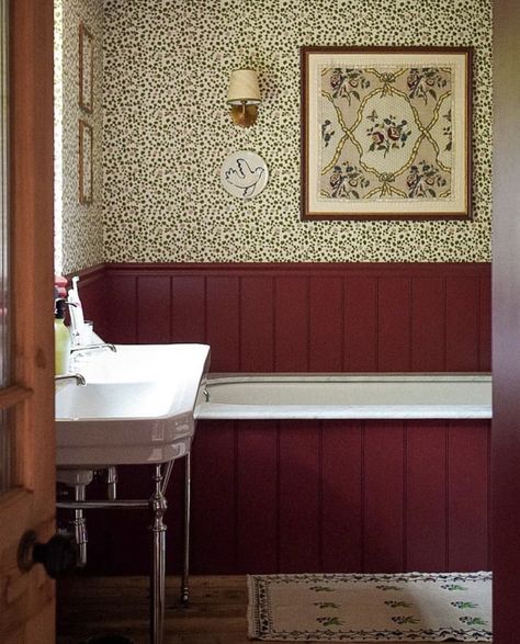 Arts And Crafts Bathroom, Green Bathrooms, Country Home Ideas, House Moodboard, Victorian Terrace House, Art Deco Bathroom, Cottage Bathroom, Black And White Tiles, Bathroom Design Inspiration