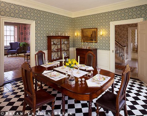 Lady Pepperell House, York, Maine Dining Room Ceilings, 1940s Dining Room, 1940s Bedroom, English Style House, Victorian Dining Room, 1930s Home Decor, Wallpaper Brands, Dollhouse Dining Room, Dining Room Victorian