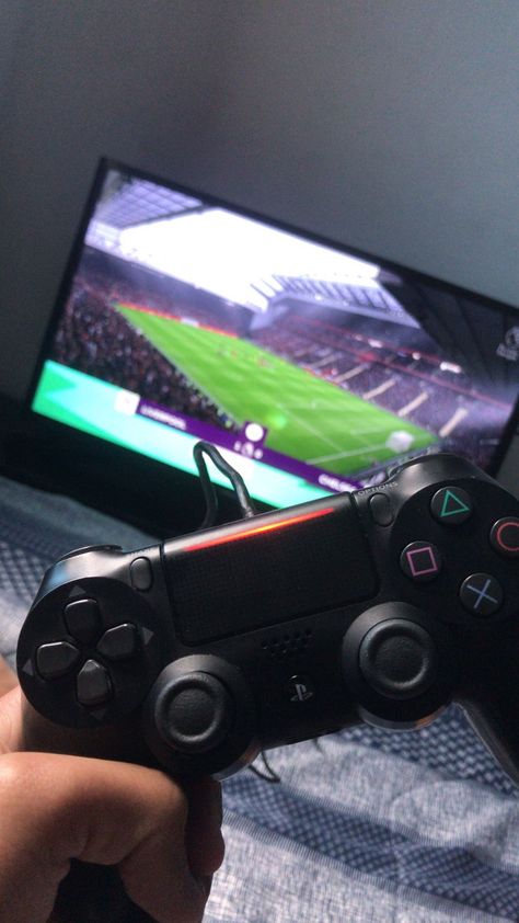 Playing Ps4 Aesthetic, Couple Motard, Car Snaps, Gaming House, Chad Image, Fifa Games, Manchester United Wallpaper, Airport Pictures, Love Birthday Quotes