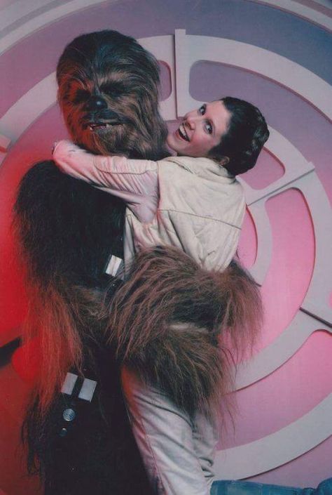 Star Wars Quizzes, Peter Mayhew, Star Wars Meme, Star Wars Cast, Star Wars Character, Photo Star, Star Wars Love, Star Wars Film, Star Wars Wallpaper