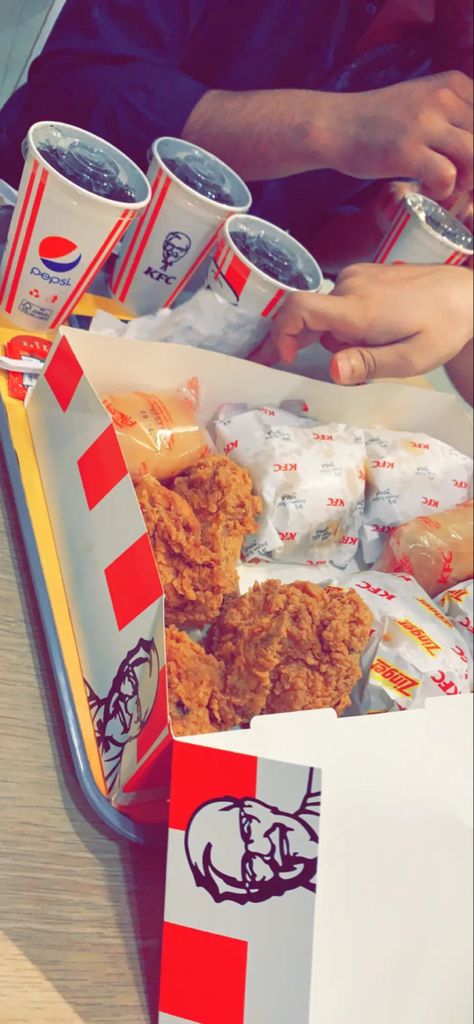 #fastfood #food #kfc #loveyourself #fashion #recipe #dinner #chicken #aesthetic #tiktok #photography #photooftheday #photo #photoshoot Kfc Chicken Snap, Kfc Fake Story, Kfc Photo, Kfc Snap, Meal Snap, Aesthetic Fashion Photography, Kfc Fried Chicken Recipe, Cola Wallpaper, Chicken Aesthetic