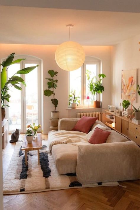 Neutral But Fun Living Room, Nyc Small Living Room, Very Tiny Living Room Ideas, Boho Appartement, Cosy Neutral Living Room, Gender Neutral Living Room, Interior Design Living Room Boho, Small Boho Living Room Ideas, Warm Boho Living Room