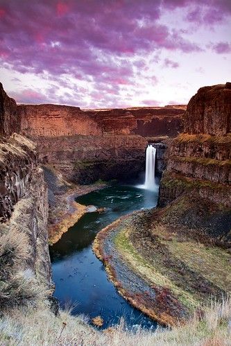 Palouse Washington, Washington Nature, Palouse Falls, The Palouse, Chasing Waterfalls, Evergreen State, Beautiful Scenes, Water Falls, Travel Spots