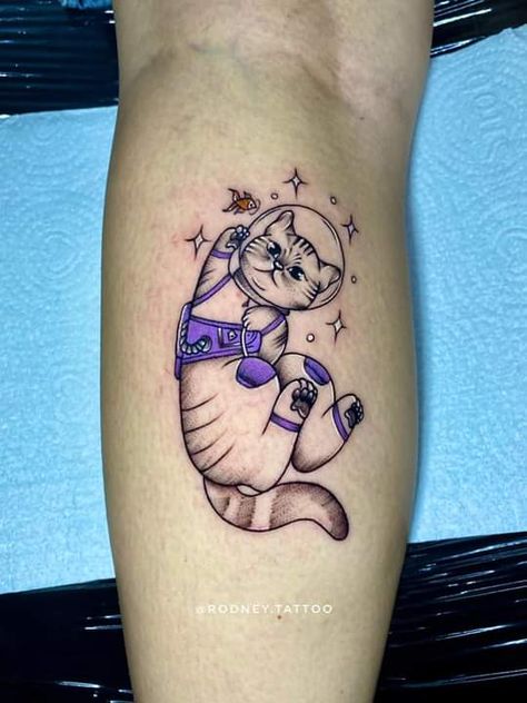 Cat Planet Tattoo, Cat In Space Tattoo, Cat Astronaut Tattoo, Space Cat Tattoo, Spaceship Tattoo, Otter Tattoo, Inspo Tattoo, Astronaut Tattoo, Planet Tattoos