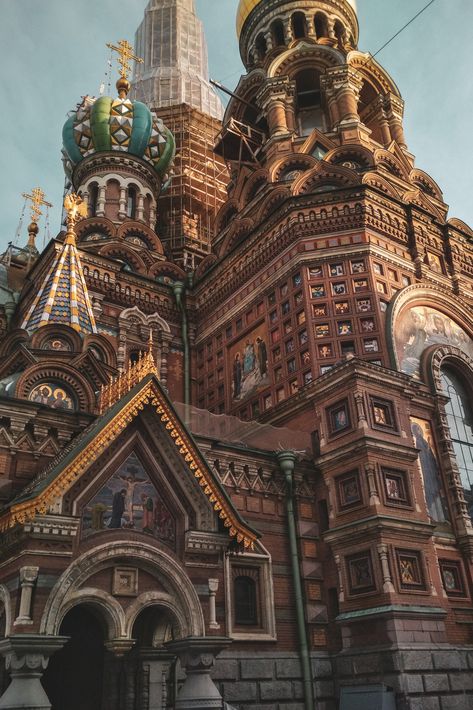 Russian Castle Aesthetic, Ancient Russian Architecture, St Isaacs Cathedral St Petersburg Russia, Old Russian Architecture, Russian Architecture Aesthetic, Imperial Russia Aesthetic, St Petersburg Russia Aesthetic, Russian Castles, Old Russian Aesthetic