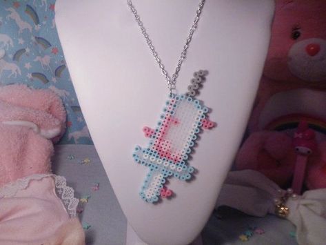 Kawaii Syringe, Perler Accessories, Mikan Cosplay, Perler Necklaces, Perler Necklace, Ironing Beads, Melt Beads Patterns, Perler Designs, Kandi Inspo