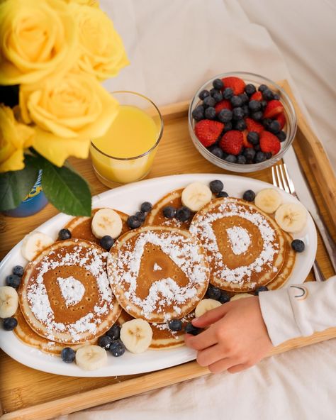 Surprise Dad with breakfast in bed! With simple cutouts of letters, it’s easy to make pancakes more special for father’s day. #DonaldDuck90 #FathersDay #BreakfastinBed #Dad Make Pancakes, Meals Of The Day, Birthday Breakfast, Disney Family, Breakfast In Bed, Special Birthday, Dad Birthday, Mom Birthday, Breakfast Ideas