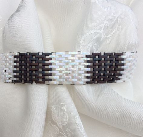 Bracelet made with Miyuki quarter Tila beads Quarter Tila Bead Pattern, Tile Bracelets, Superduo Beads, Tila Beads, Beaded Crafts, Jewelry Boards, Bead Work Jewelry, Beading Projects, Miyuki Beads