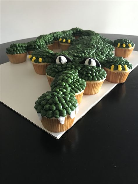 Crocodile Cupcake Cake, Alligator Cupcake Cake, Alligator Cupcakes, Cupcake Pull Apart, Crocodile Cake, Bday Cupcakes, Peter Pan Cakes, Pull Apart Cupcake, Pull Apart Cupcake Cake