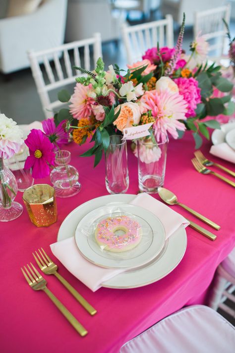 Table Decorations Summer, Bday Brunch, Bright Table, Donut Themed Birthday Party, Brunch Spread, Boda Mexicana, Birthday Party Tables, Beautiful Table Settings, Pink Table