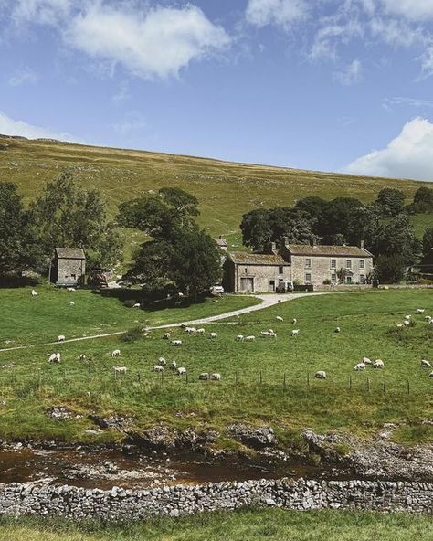 Rachel O'Brien on Instagram: "At times it seemed unfair that I should be paid for my work; for driving out in the early morning with the fields glittering under the first pale sunshine and the wisps of mist still hanging on the high tops. . ~ a description of the Yorkshire Dales by James Herriot . And a photo dump from the Yorkshire Dales by me ~ it really is a wonderful part of England. . Photos 1 to 4 show the picturesque farm at Yockenthwaite ~ a stone bridge over a babbling brook, with a wi England Photos, Babbling Brook, Pictures Of Beautiful Places, James Herriot, England Aesthetic, Stone Bridge, British Countryside, Yorkshire England, Yorkshire Dales