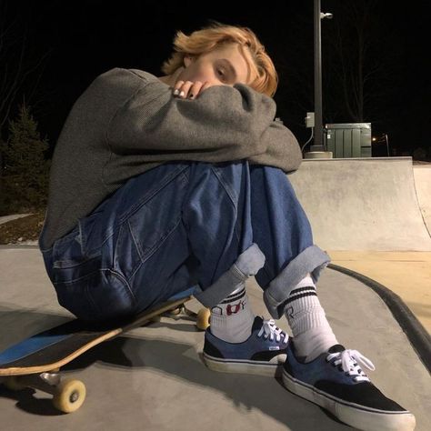 cute skater boys e boy fit hot handsome guy goals beautiful model aesthetic ethereal instagram pinterest g e o r g i a n a : h u m a n   b e a n Soft Grunge Outfits, Looks Hip Hop, Converse Outfits, Skater Outfits, Skater Boys, Tokyo Street Fashion, Skater Aesthetic, Skater Girl Outfits, Skater Boy