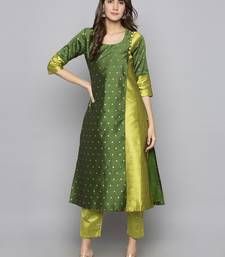 Straight Kurti Designs, Silk Kurti Designs, Stylish Kurtis Design, Velvet Dress Designs, Silk Kurti, Kurti Designs Latest, Long Kurti Designs, Woven Art, Cotton Kurti Designs