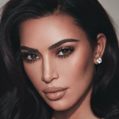 Artist And Muse, Kardashian Makeup, Kim Kardashian Makeup, Kim Kardashian West, Kim Kardashian, The Artist, Muse, Close Up, Mario