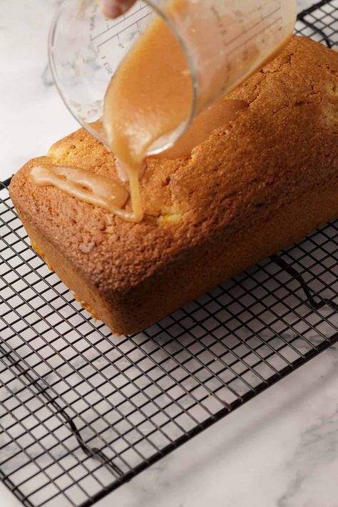 Fresh Peach Pound Cake is deliciously moist with peach chunks and pureed peaches. Topped with a simple peach glaze for the best summer dessert. #peaches #poundcake #fruitdessert Peach Pound Cake, Peach Dish, Peach Glaze, Peach Cake Recipes, Pound Cake Glaze, Old Fashioned Pound Cake, Peach Pound Cakes, Glaze For Cake, Pound Cake Recipe