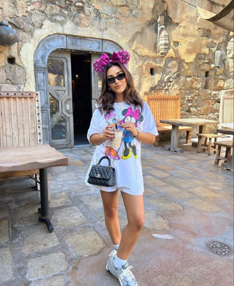 Disney World Aesthetic Outfits, Disneyworld Outfit Women, Cute Disney Fits, Disney Outfits Summer, Disney World Outfits Summer, Disneyworld Outfits, Disney Ootd, Look Disney, Disney Park Outfit