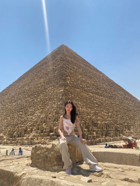 Cairo Pyramids, Athena Cabin, Egypt Aesthetic, Giza Egypt, Pyramids Egypt, Egypt Cairo, Photo Recreation, Travel Inspiration Destinations, Pyramids Of Giza