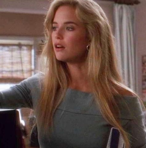 Kelly Preston 80s, 80s Actresses, Jerry Maguire, Kelly Preston, Hula Dance, Kelly Osbourne, Straight Blonde Hair, Danny Devito, What A Girl Wants