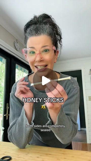 Honey Sticks Diy, How To Make Honey Sticks, Diy Honey Sticks, Honey Stirrer, Honey Candy, Honey Spoons, Honey Diy, Honey Sticks, Candy Sticks