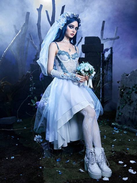 Corpse Bride Dress, Corpse Bride Makeup, Rave Halloween Costumes, Goth Halloween Costume, Halloween Bride Costumes, Halloween Costumes Brunette, Gothic Halloween Costumes, Corpse Bride Costume, Costume Ideas Women