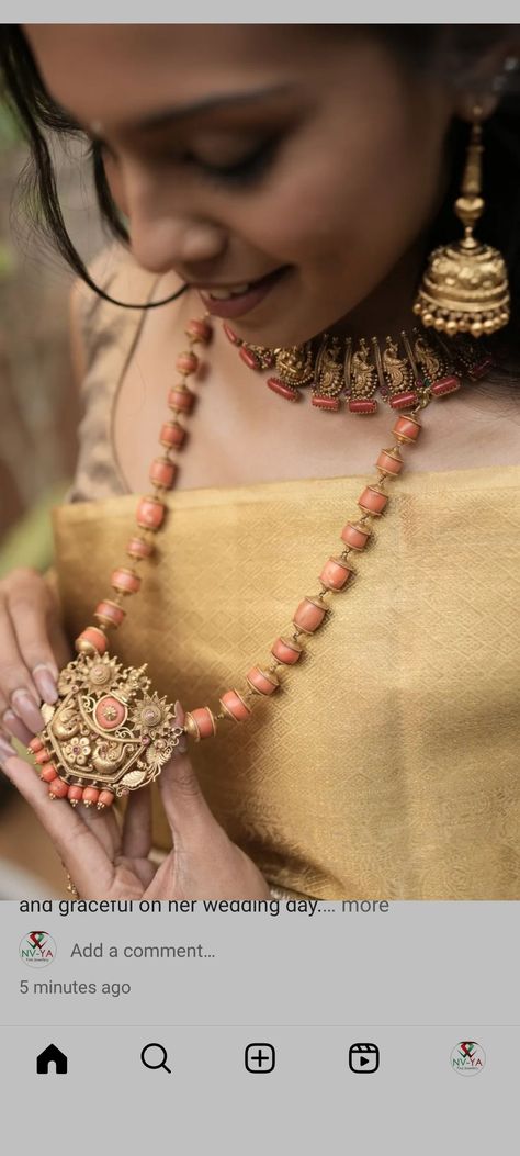 Coral Jewelry Indian Gold, Beads Haram, Coral Jewelry Set, Coral Jewellery, Gold Jewelry Simple Necklace, Antique Bridal Jewelry, Antique Jewelry Indian, Beaded Jewels, Wedding Jewellery Collection