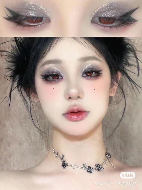 Anime Makeup Ideas, Chinese Vampire, Makeup Bag Aesthetic, Reference Face, Makeup 2024, Anime Eye Makeup, Eyeshadow Colors, Anime Makeup, Eyeliner Styles