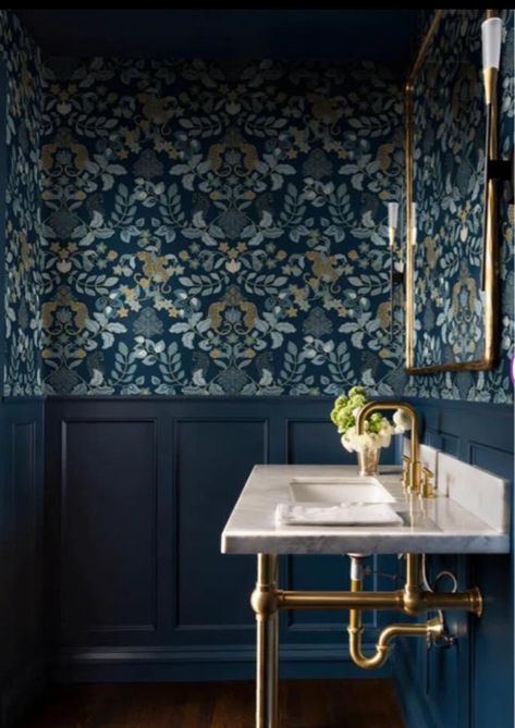 Powder Room Dark Wallpaper, Navy Powder Room Ideas, Bathroom Wallpaper Dark, Dark Wallpaper Bathroom, Half Bath Wallpaper Ideas, Navy Powder Room, Woven Installation, Bathroom Wallpaper Navy, Half Bath Wallpaper