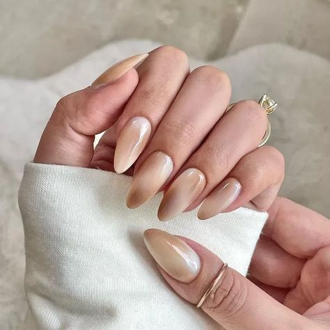 Coffee-Colored Ombre Wedding Nails White And Brown Nails Design, White Almond Nails, Bridesmaids Nails, Brown Nails Design, Fall Gel Nails, Cute Nails For Fall, Ombre Nail Designs, Classy Acrylic Nails, Almond Nails Designs