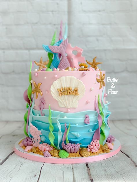 Diy Chocolates, Cake 2 Tier, Half Birthday Cakes, Tropical Birthday Party, Mermaid Birthday Party Decorations, Mermaid Theme Birthday Party, Mermaid Birthday Cakes, Sea Cakes, 1st Birthday Cakes