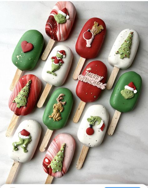 Cake Sicles, Grinch Cake, Christmas Donuts, Cake Pop Decorating, Chocolate Recipes Homemade, Christmas Cake Pops, Christmas Cake Designs, New Year's Cake, Xmas Cake