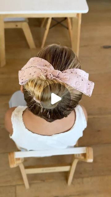 Little Poppy Co. on Instagram: "love this look for back to school from @navygraceblog 🤍🩷   #backtoschool #toddlerhairstyles #toddlerhairtutorial #hairbowstyles #hairbows #backtodchoolhair #toddlerstyle" Toddler Ballet Hair, Toddler Ballet, Ballet Hairstyles, Toddler Hair, Toddler Fashion, Hair Tutorial, Hair Bows, Poppies, Love This