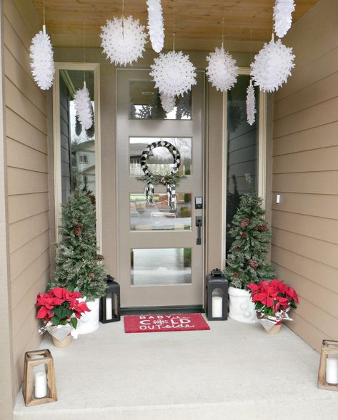 Red and White Christmas Porch with trees, snowflakes hanging down and beautiful poinsettias Cozy Porches, Christmas Decorations Ideas, Beautiful Front Doors, Exterior Christmas, Front Door Christmas Decorations, Red And White Christmas, Red White Christmas, December Holidays, Christmas Tours