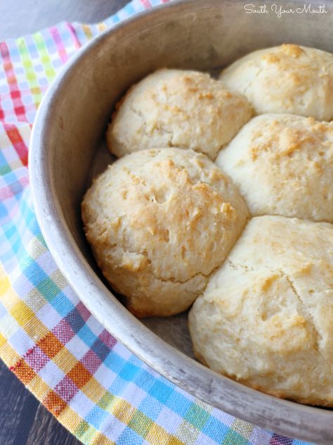 Dukes Mayonaise Recipes, Bisquick Drop Biscuits, Easy Drop Biscuits, Super Moist Banana Bread, Drop Biscuits Recipe, South Your Mouth, Homemade Biscuits Recipe, Southern Cooking Recipes, Crumb Cake Recipe