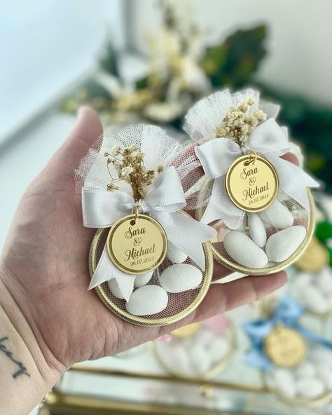 Memorable Party Gifts on Instagram: "✨ Custom Personalized Wedding Almond Candy Favors ✨  Add a touch of elegance to your special day with our exquisite personalized wedding almond candies. Each piece is crafted with love and tailored just for you, making your wedding unforgettable.  💍 Why Choose Us?  Unique designs that match your theme Personalized with names, dates, or special messages High-quality ingredients for a delightful taste Perfect for:  Wedding favors Bridal showers Engagement parties Make your celebration sweeter with our bespoke almond candy favors!  📸 Share your moments with us: #SweetWeddingMemories #CustomWeddingFavors #weddinggift #almondcandy #candygifts #PersonalizedAlmondCandy #ElegantWeddings #WeddingInspo #BridalShowerGifts  🛒 Shop now and make your wedding day e Almonds Wedding Favors, Almond Candy, Wedding Bomboniere, Engagement Party Favors, Engagement Favors, Elegant Wedding Favors, Favors Baby Shower, Baby Favors, Engagement Parties