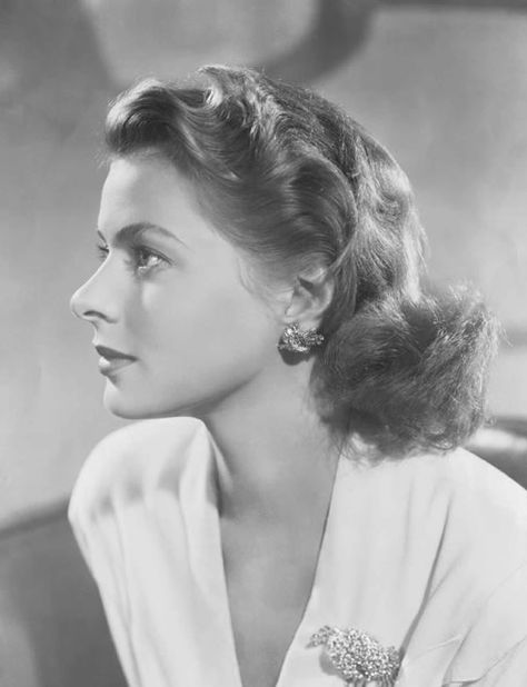 Ingrid Bergman - Google Search Ingrid Bergman Casablanca, Isabella Rossellini, Jean Harlow, Ingrid Bergman, Classic Movie Stars, Roman Holiday, Classic Actresses, Fred Astaire, Sharon Stone