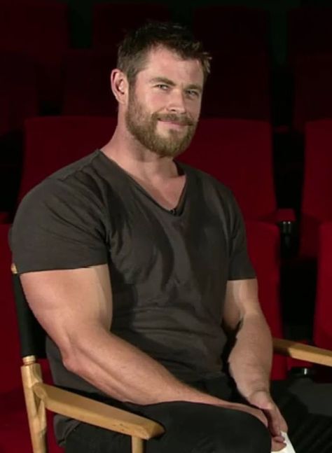 Check out our page on instagram for more @gentlemansapproval Chris Hemsworth Muscles, Snowwhite And The Huntsman, Hemsworth Brothers, Chris Hemsworth Thor, Australian Actors, Actor John, Liam Hemsworth, Hot Actors, Chris Hemsworth