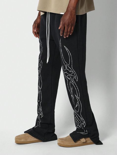 SUMWON Flare Fit Jogger With Front Print And Split HemI discovered amazing products on SHEIN.com, come check them out! Shein Streetwear Outfits, Men Sweatpants, Streetwear Outfit Ideas, Fitted Joggers, Printed Joggers, White Pants, Streetwear Outfit, Men's Sweatpants, Split Hem