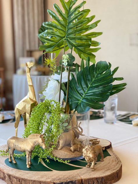 Small Bathroom Ideas With Tub, Safari Baby Shower Decorations, Safari Baby Shower Boy, Bathroom Ideas With Tub, Event Concept, Jungle Thema, Baby Shower Safari Theme, Lion King Baby Shower, Wild Birthday Party